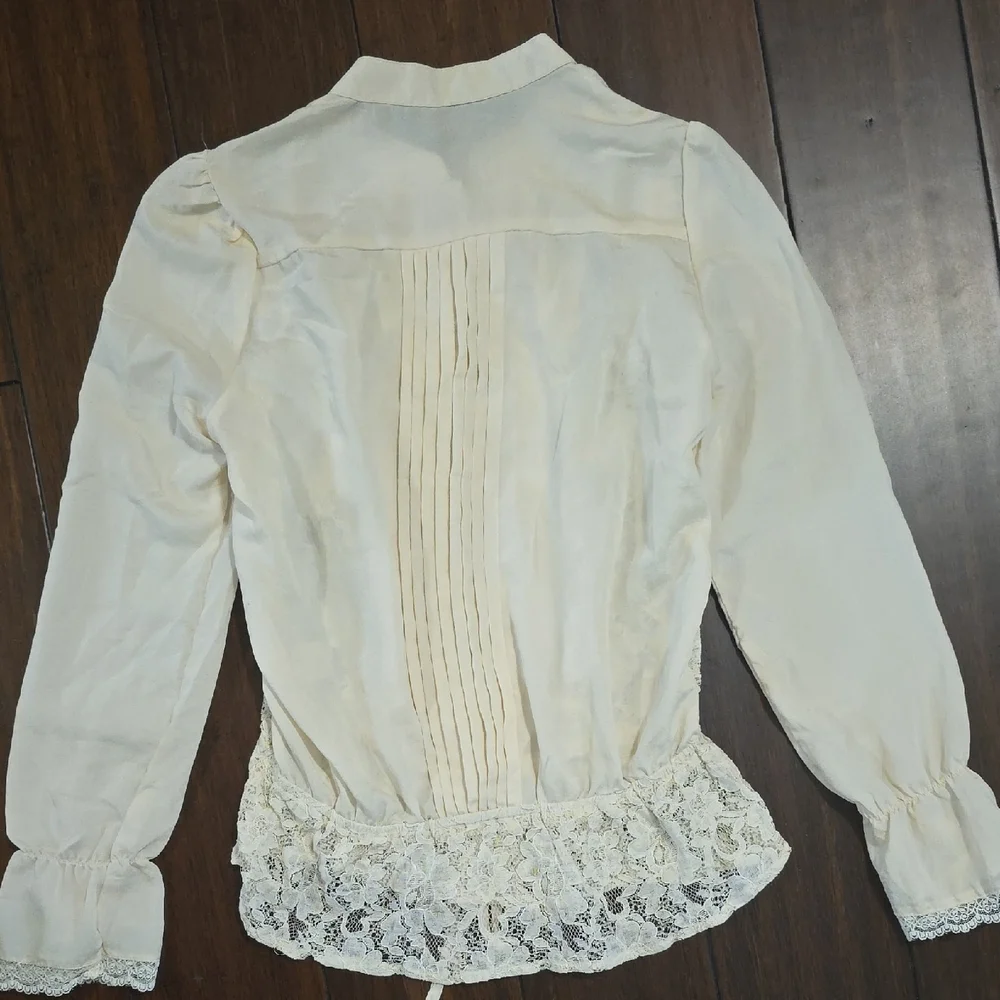 Blue Bird Cream Lace Blouse A41 - Picture 5 of 6